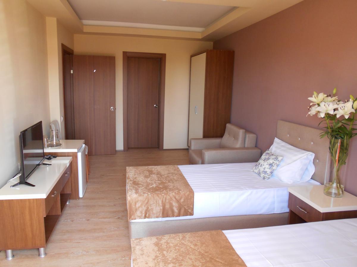 Hotel Amrita Сухумі Екстер'єр фото